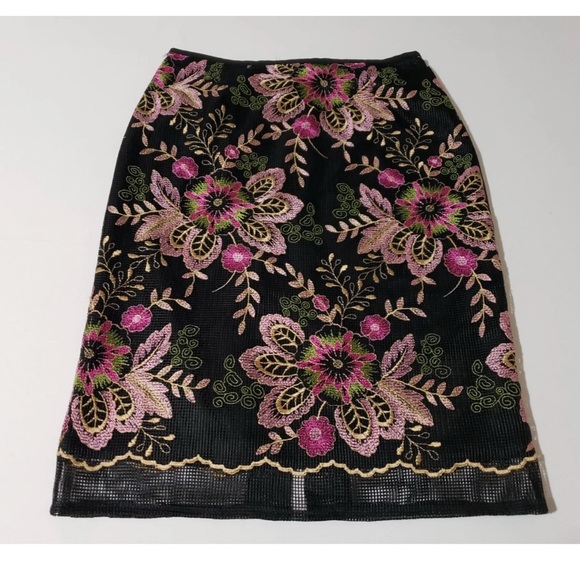 Tahari Arthur S Levine Dresses & Skirts - Tahari NWT gorgeous Floral Embroidered Skirt